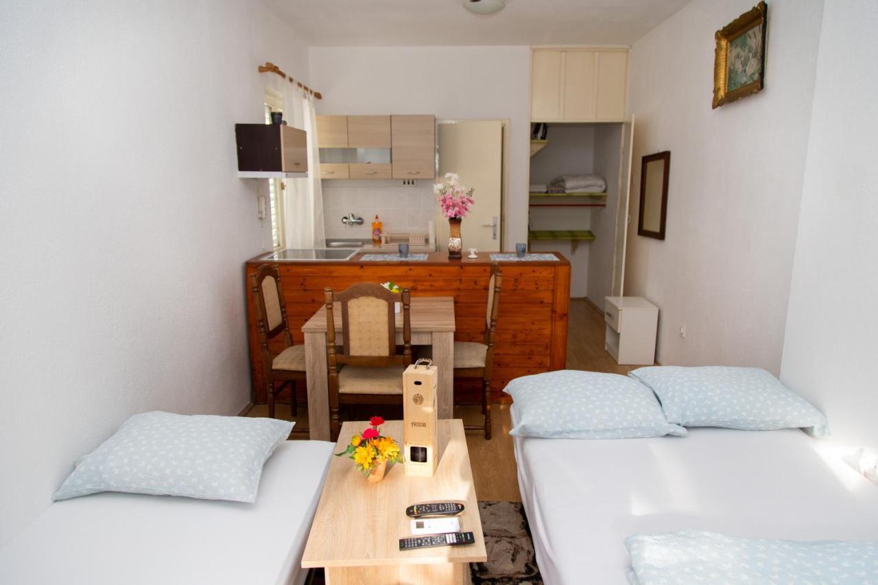 Apartman Irina トレビニエ エクステリア 写真